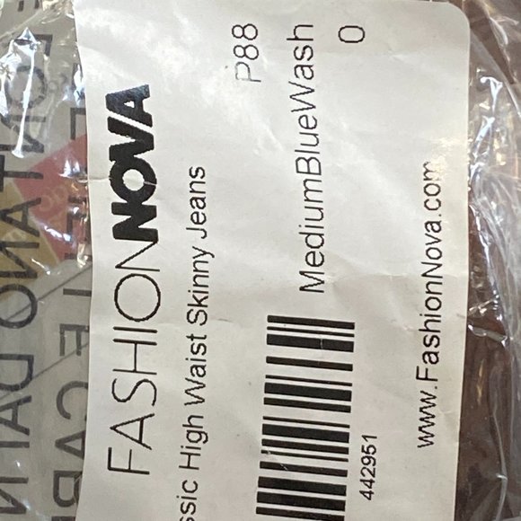 FashionNova Brand New High Waist Skinny Jeans - Picture 3 of 3